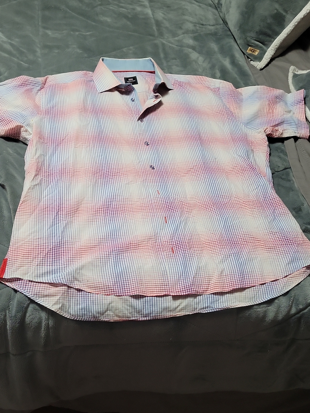 Casual Short-Sleeve Button-Down Shirt in Pink and Light Blue Check